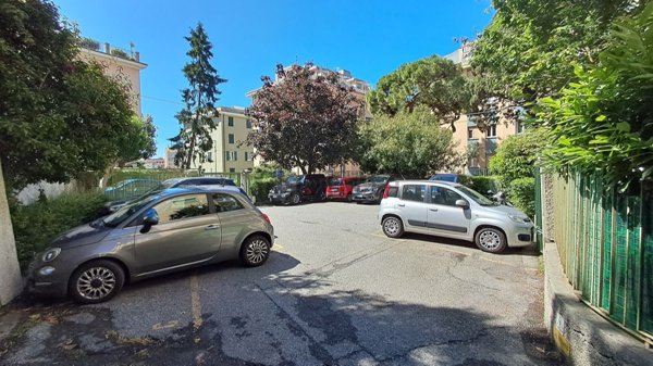 appartamento in vendita a Genova in zona Sturla