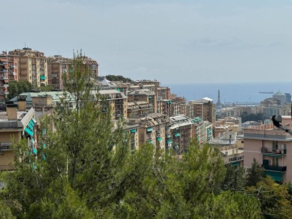 appartamento in vendita a Genova in zona Oregina