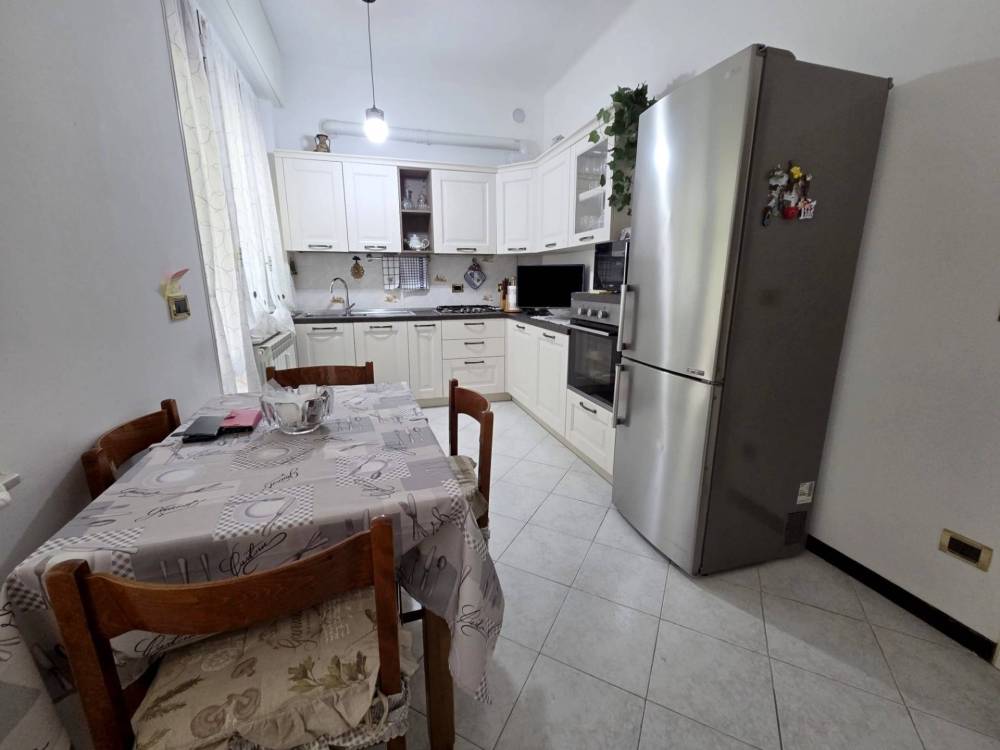 appartamento in vendita a Genova in zona Sestri Ponente