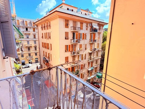 appartamento in vendita a Genova in zona Foce