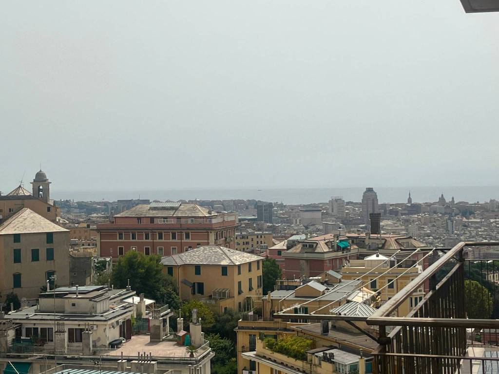 appartamento in vendita a Genova in zona Oregina