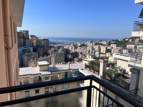 appartamento in vendita a Genova in zona Oregina