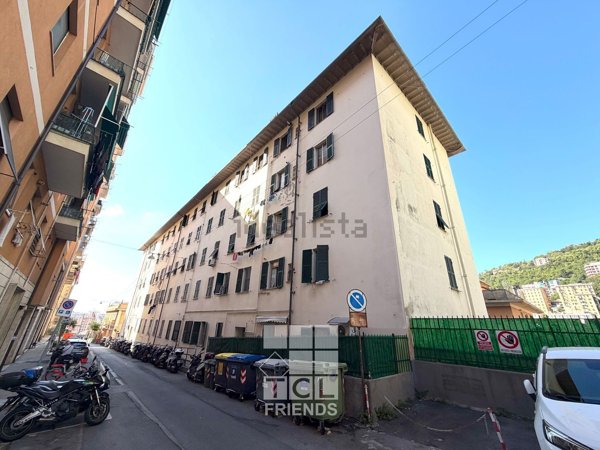 appartamento in vendita a Genova in zona Staglieno