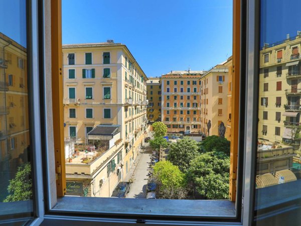 appartamento in vendita a Genova in zona Foce