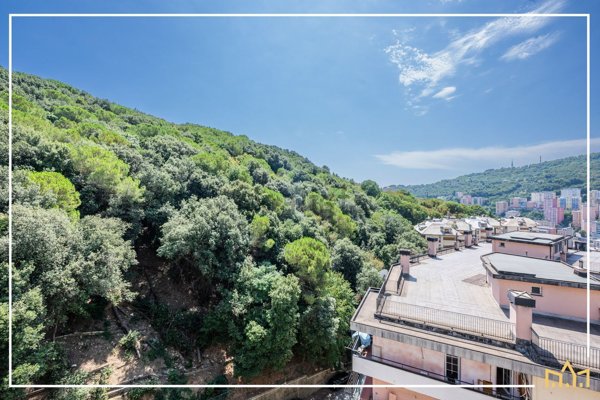 appartamento in vendita a Genova in zona Staglieno