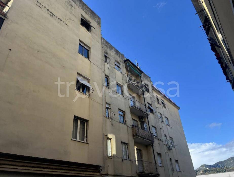 appartamento in vendita a Genova in zona Sampierdarena