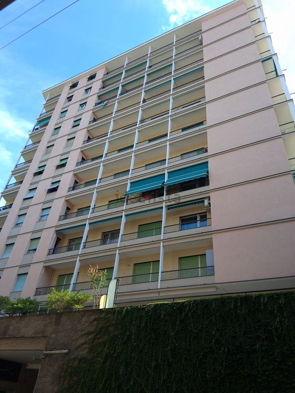 appartamento in vendita a Genova in zona Rivarolo