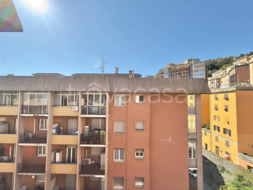 appartamento in vendita a Genova in zona Staglieno