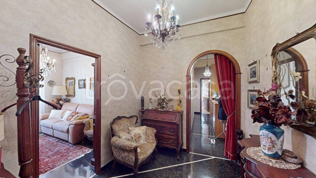 appartamento in vendita a Genova in zona Staglieno