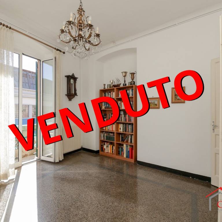 appartamento in vendita a Genova in zona Sestri Ponente
