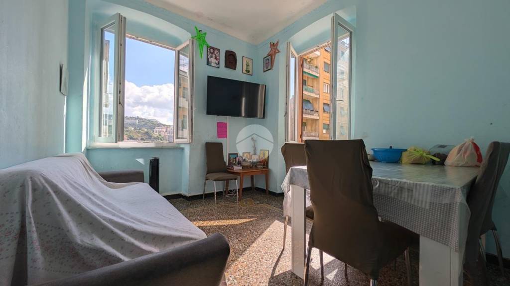 appartamento in vendita a Genova in zona Staglieno