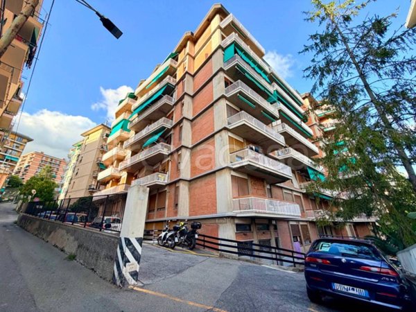 appartamento in vendita a Genova in zona Sestri Ponente