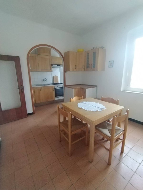 appartamento in vendita a Genova in zona Rivarolo