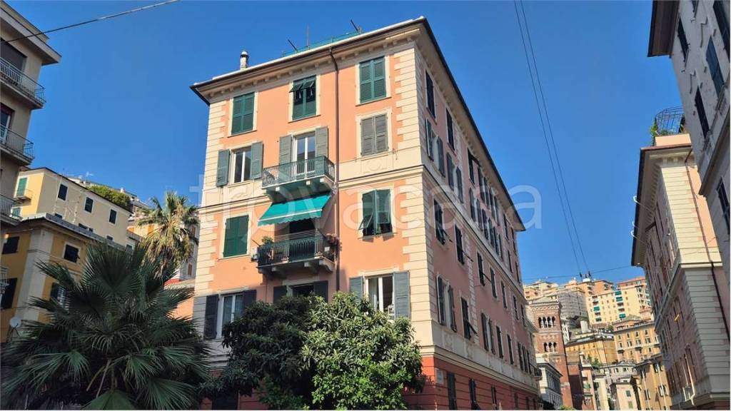 appartamento in vendita a Genova in zona Lagaccio / Granarolo