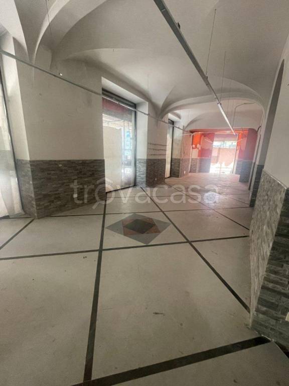 negozio in vendita a Genova in zona Rivarolo
