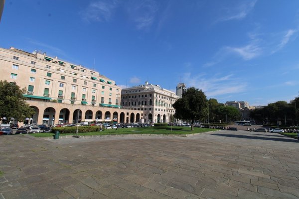 appartamento in vendita a Genova in zona Foce