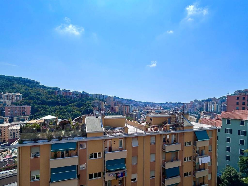 appartamento in vendita a Genova in zona Marassi
