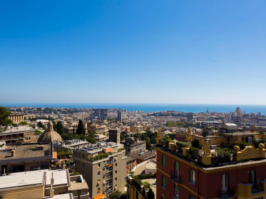 appartamento in vendita a Genova in zona Castelletto