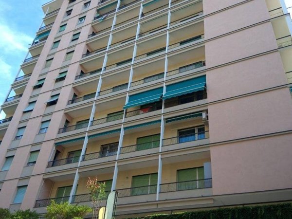 appartamento in vendita a Genova in zona Rivarolo