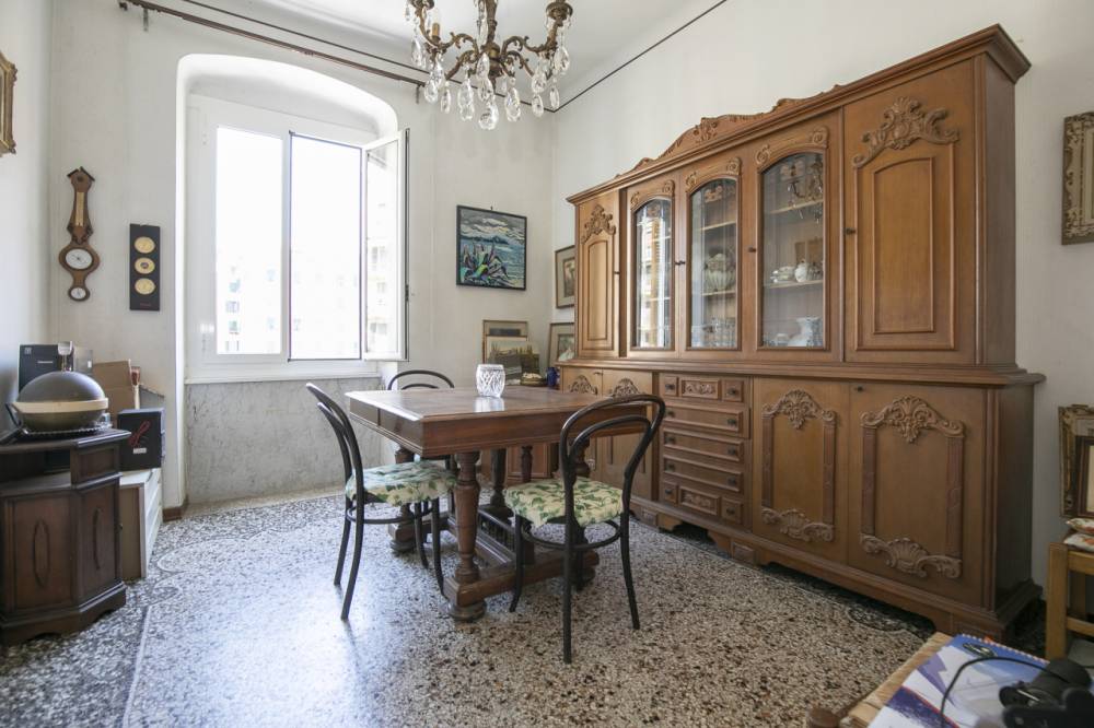appartamento in vendita a Genova in zona Foce
