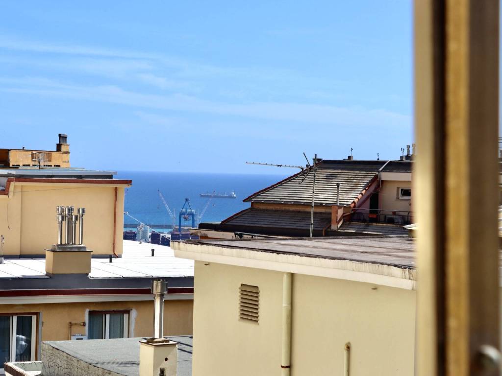 appartamento in vendita a Genova in zona Lagaccio / Granarolo
