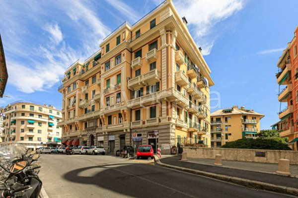 appartamento in vendita a Genova in zona Sturla