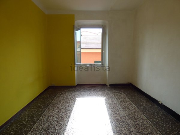 appartamento in vendita a Genova in zona Sestri Ponente