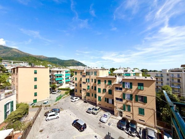 appartamento in vendita a Genova in zona Quarto dei Mille