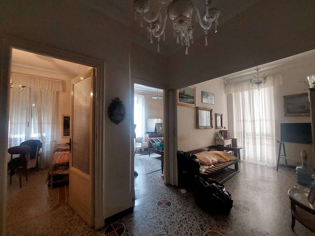 appartamento in vendita a Genova in zona Sestri Ponente