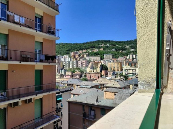 appartamento in vendita a Genova in zona Staglieno