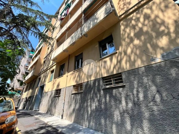locale di sgombero in vendita a Genova in zona Marassi
