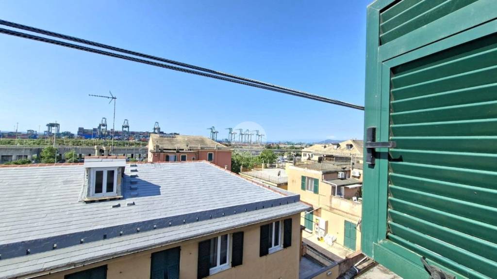 appartamento in vendita a Genova in zona Palmaro / Pra'