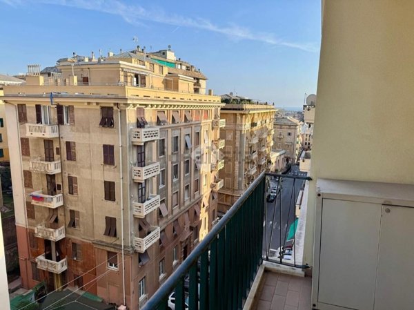 appartamento in vendita a Genova in zona Sestri Ponente