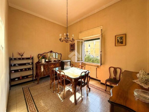 appartamento in vendita a Genova in zona Rivarolo