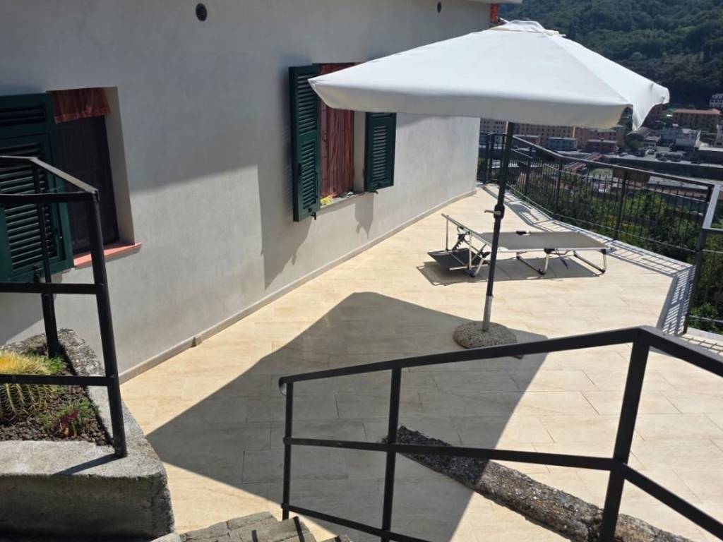 casa indipendente in vendita a Genova in zona Molassana