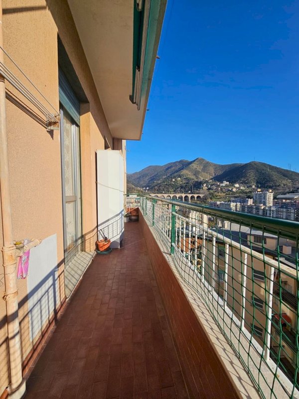 appartamento in vendita a Genova in zona Sestri Ponente