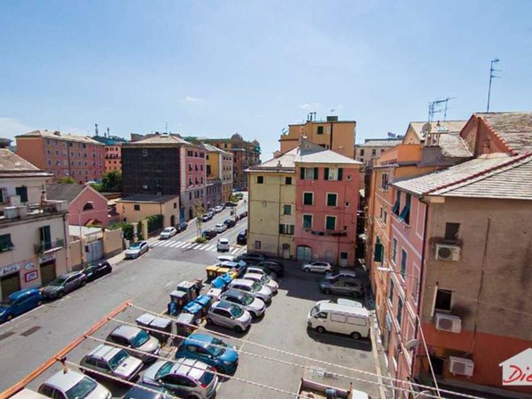appartamento in vendita a Genova in zona Sestri Ponente