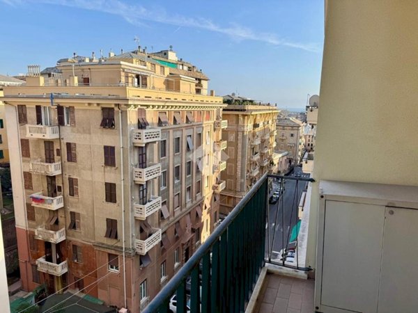 appartamento in vendita a Genova in zona Sestri Ponente