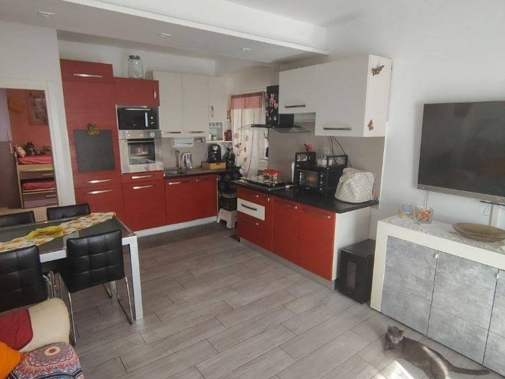 appartamento in vendita a Genova in zona Sestri Ponente