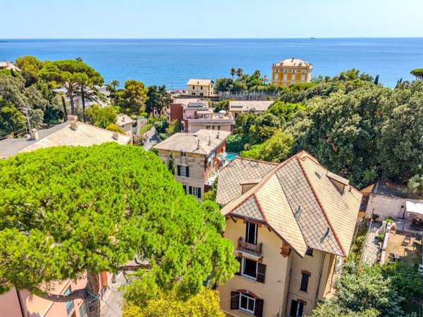 casa indipendente in vendita a Genova in zona Quarto dei Mille