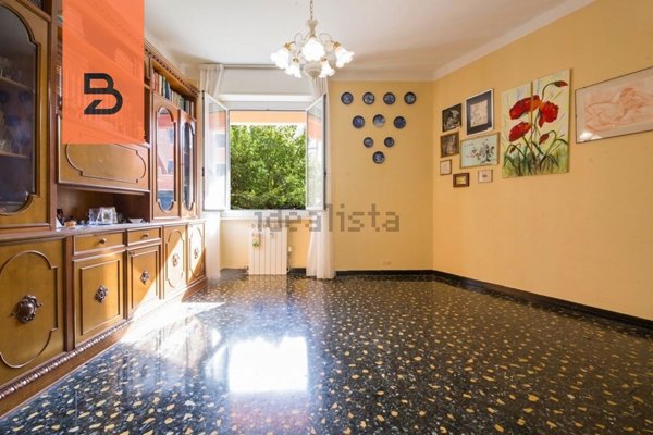 appartamento in vendita a Genova in zona Quarto dei Mille