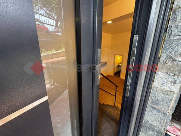 appartamento in vendita a Genova in zona Quarto dei Mille