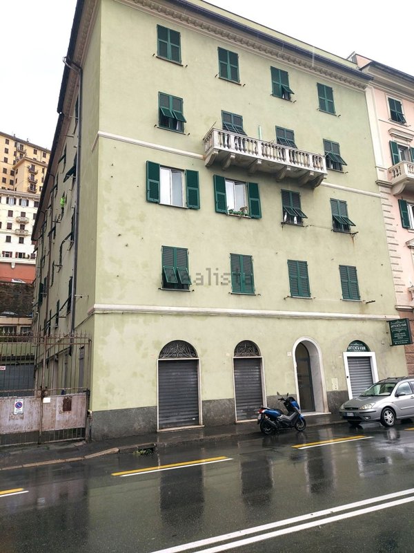 appartamento in vendita a Genova in zona Staglieno
