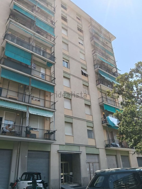 appartamento in vendita a Genova in zona Rivarolo