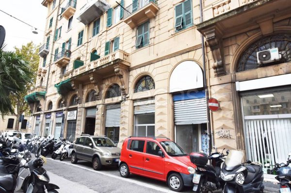 appartamento in vendita a Genova in zona Foce