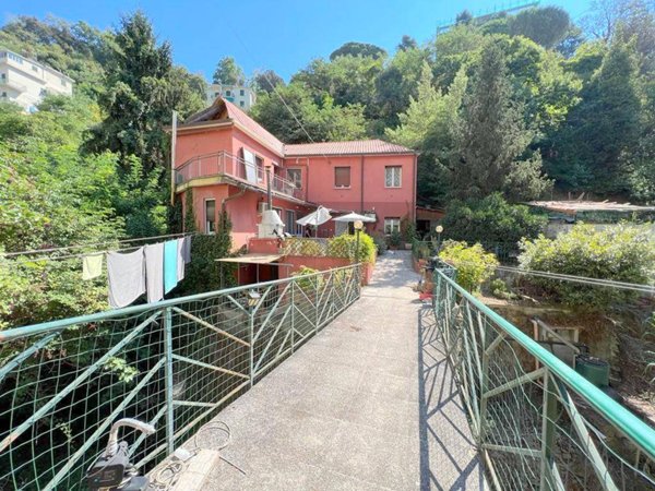 casa indipendente in vendita a Genova in zona Sestri Ponente