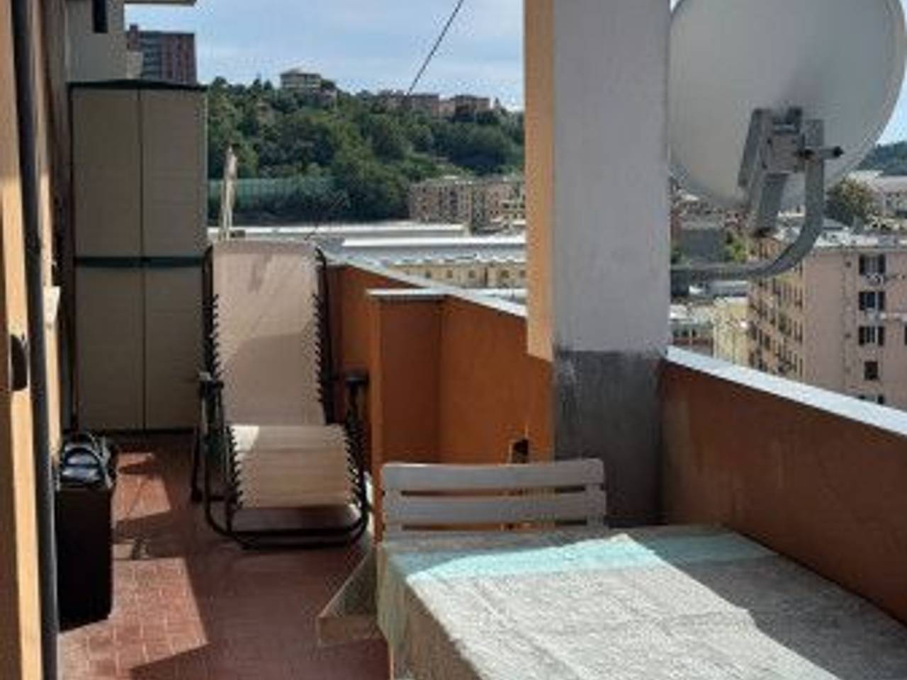 appartamento in vendita a Genova in zona Rivarolo