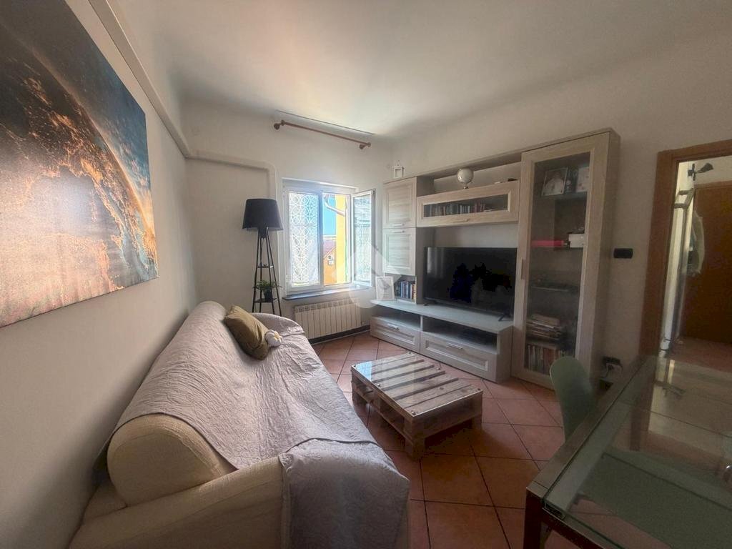 appartamento in vendita a Genova in zona Sestri Ponente