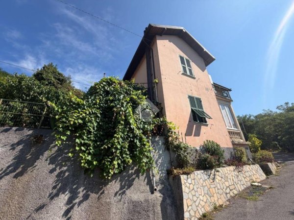 casa indipendente in vendita a Genova in zona Pontedecimo