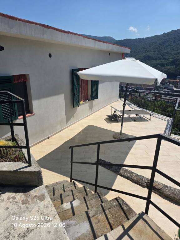 casa indipendente in vendita a Genova in zona Molassana